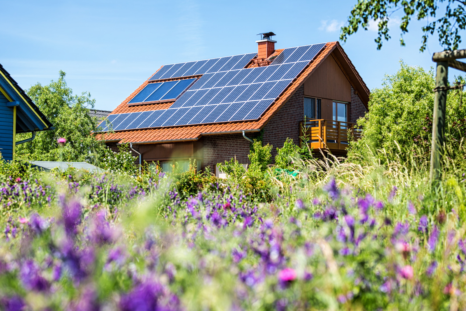 IBB KliQ Einfamilienhaus mit Solarzellen auf dem Dach